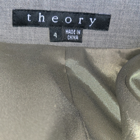 THEORY Blazer Size 4 *Flaw* Missing Button - Picture 4 of 5